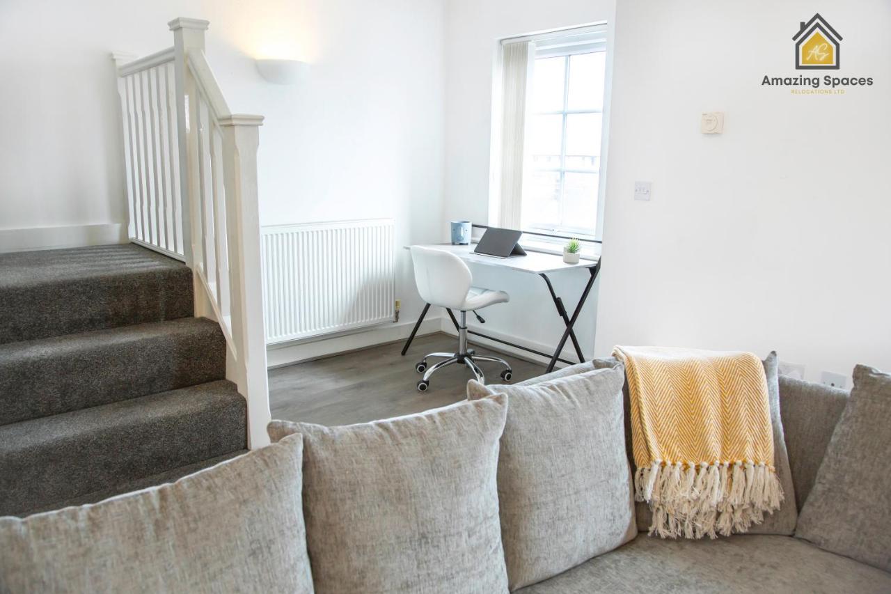 Large Unique 2 Bedroom Duplex Apartment With Private Parking & Free Wifi - Vat Qualifying By Amazing Spaces Relocations Ltd Warrington  Ngoại thất bức ảnh