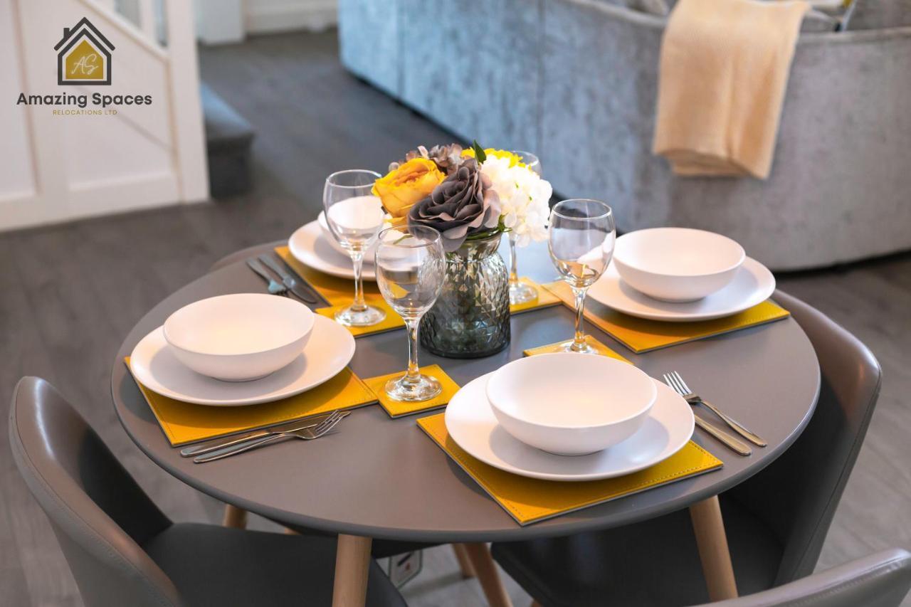 Large Unique 2 Bedroom Duplex Apartment With Private Parking & Free Wifi - Vat Qualifying By Amazing Spaces Relocations Ltd Warrington  Ngoại thất bức ảnh