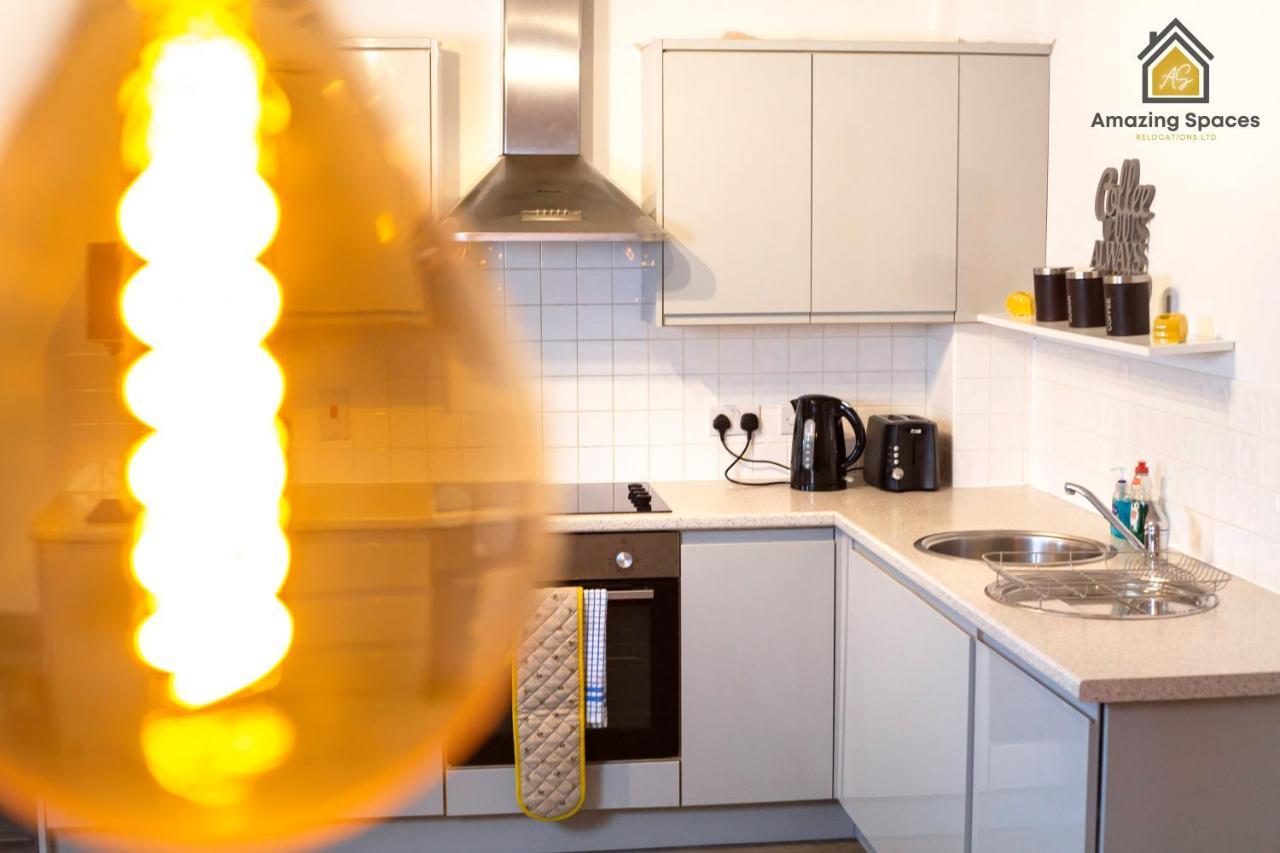 Large Unique 2 Bedroom Duplex Apartment With Private Parking & Free Wifi - Vat Qualifying By Amazing Spaces Relocations Ltd Warrington  Ngoại thất bức ảnh